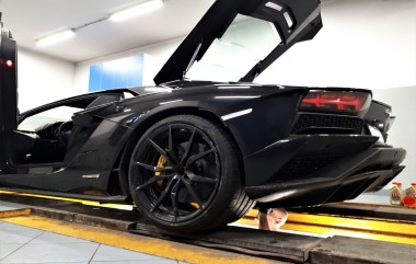 Lamborghini Aventador car inspection in Broler.Serwis
