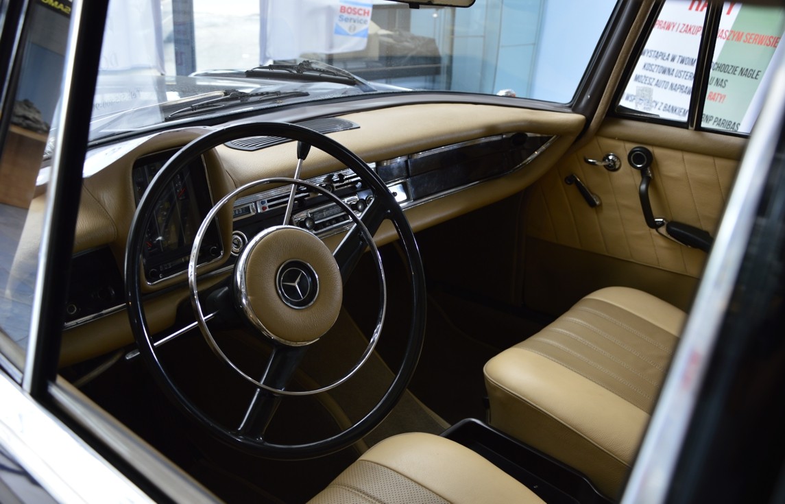Odrestaurowany oldtimer Mercedes-Benz W110